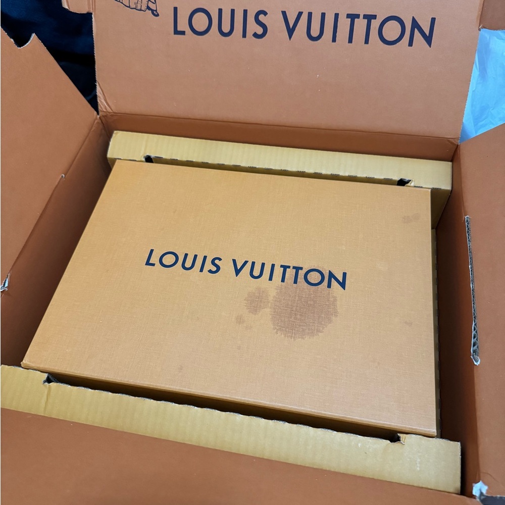 LV empty box